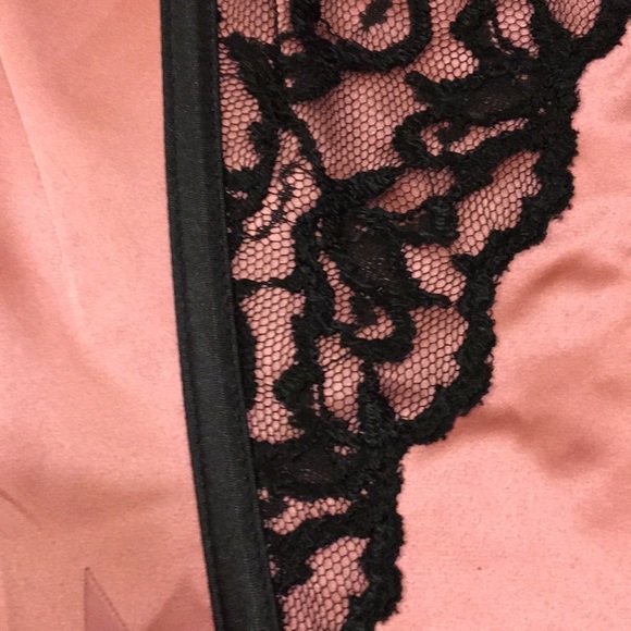 SATIN AND CHOPPER BAR LACE CORSET - Picture 5 of 7